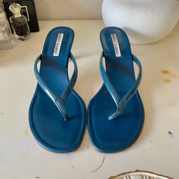 Vintage Manolo Blahnik Blue Patent Leather Thong Heel Sandal - Picture 2 of 6